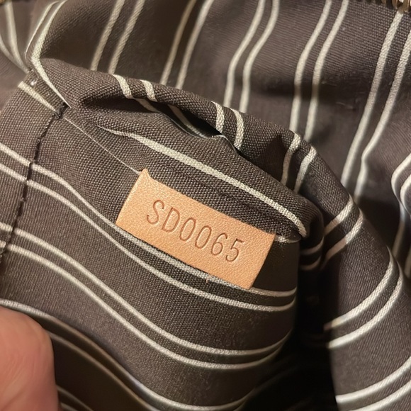 Louis Vuitton Antigua Canvas Tote - Picture 13 of 14